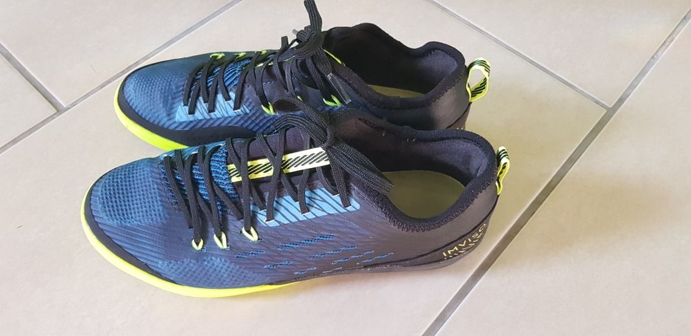 Buty młodzieżowe do piłki halowej Ginka Imviso 900 jak nowe rozm.37