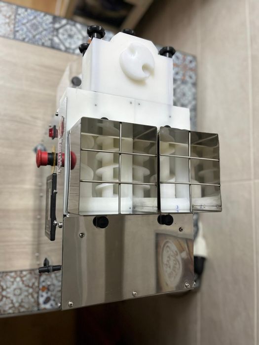 Máquina de salgados Festmaq Genesis duplo recheio plus