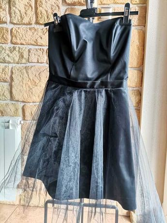 Czarna tiulowa krótka sukienka