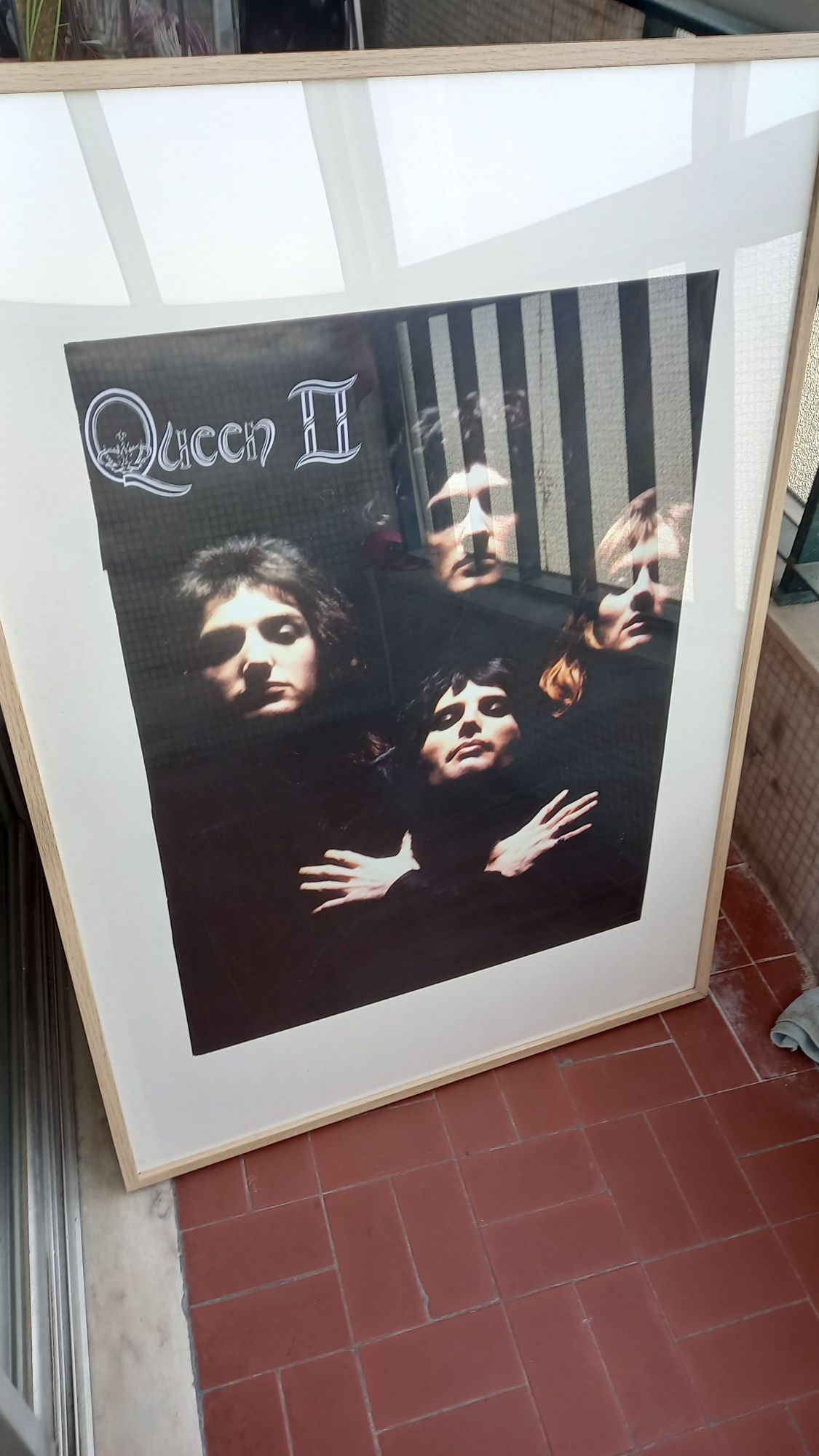 Poster Queen oficial emoldurado