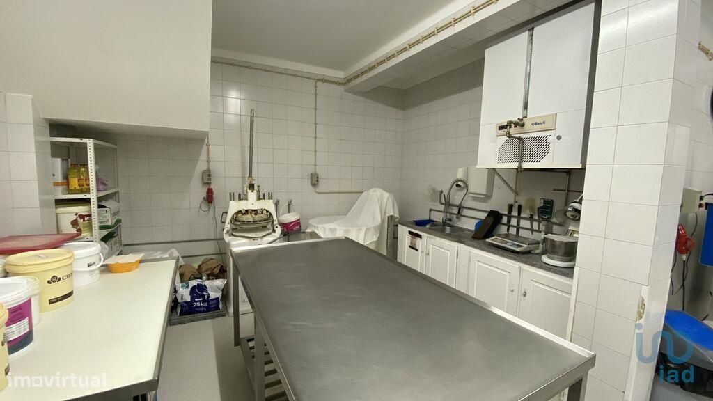 Prédio em Gavião e Atalaia de 246,00 m2