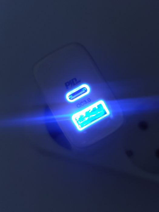 Швидка зарядка quick charge USB 18W PD 20W для iPhone айфон