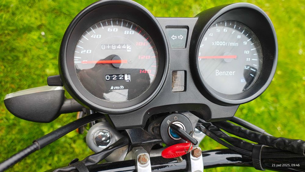 Motocykl WS 125 Benzer