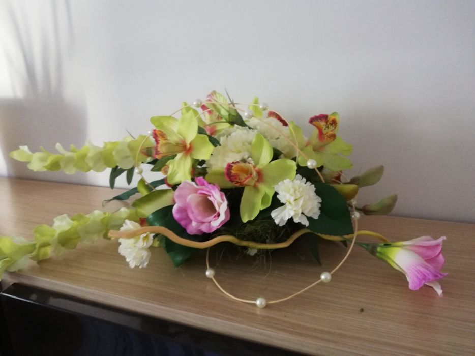 Bukiet sztucznych kwiatów ślubny, dekoracja na samochód auto do ślubu