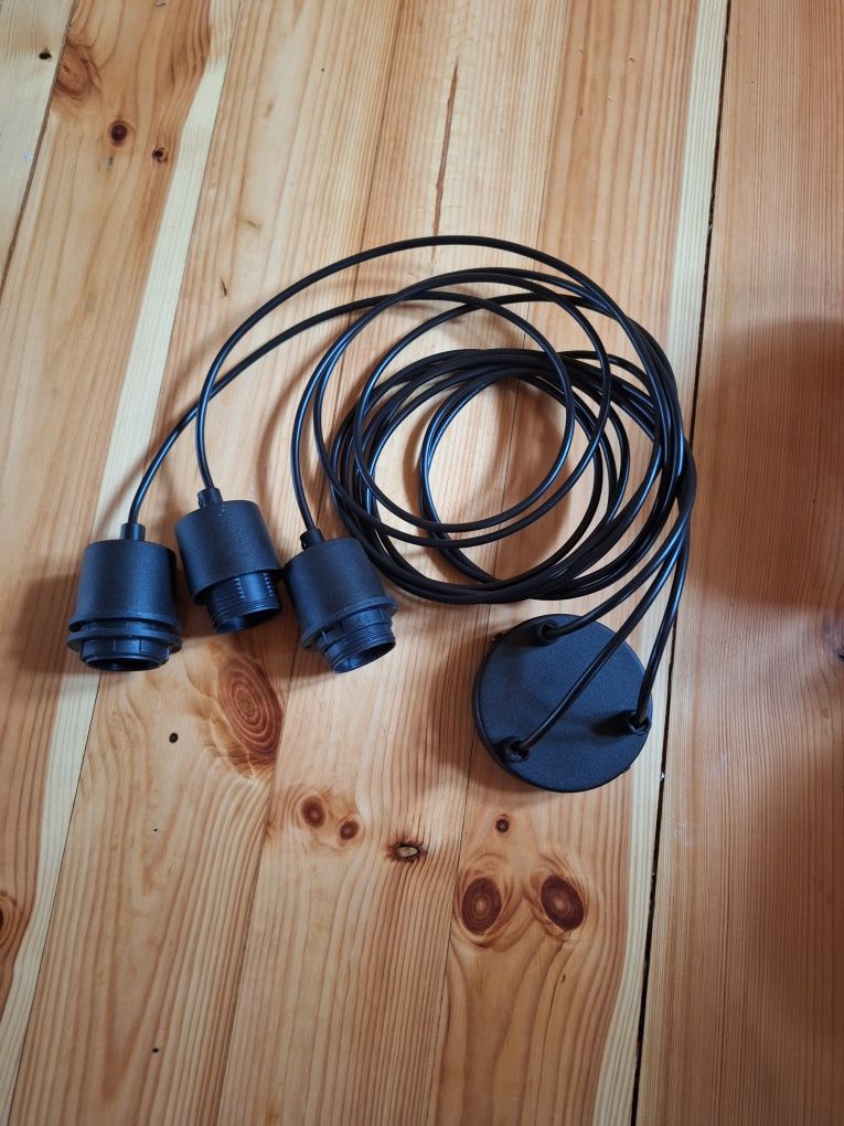 Lampa wiszaca  trzy zrodla . Nowa