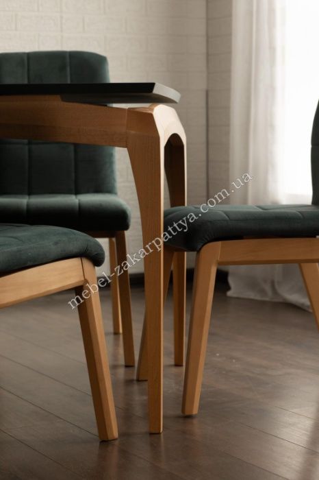 Комплект обеденный стол и стулья. Кухонний стіл розкладний та стільці.