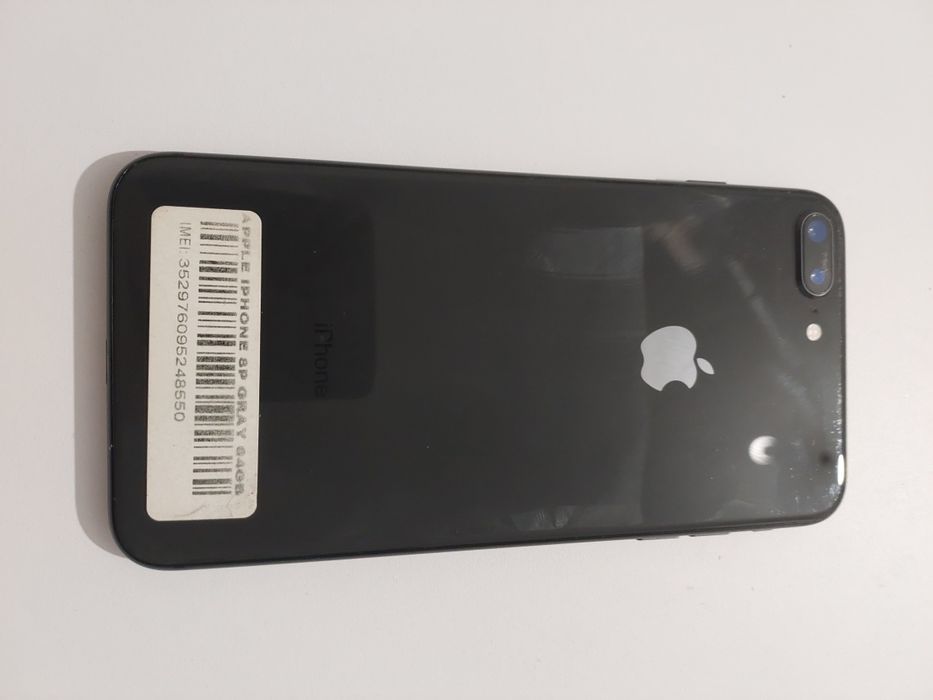 Айфон 8 плюс / 64гб