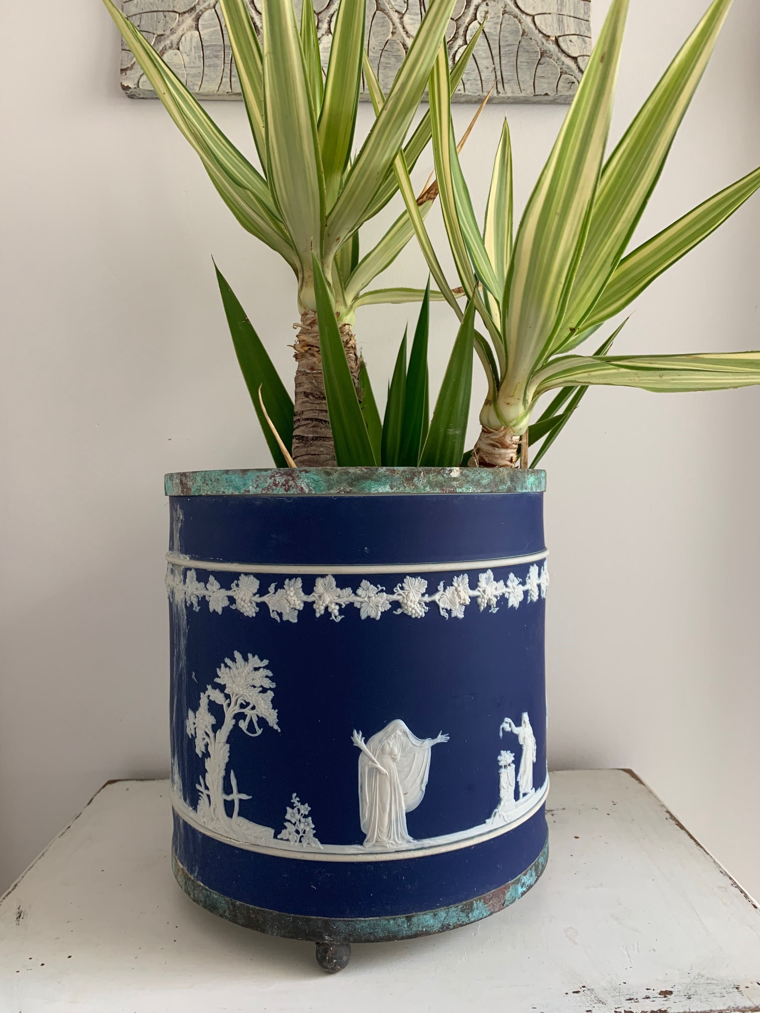 Cache pot floreira com planta