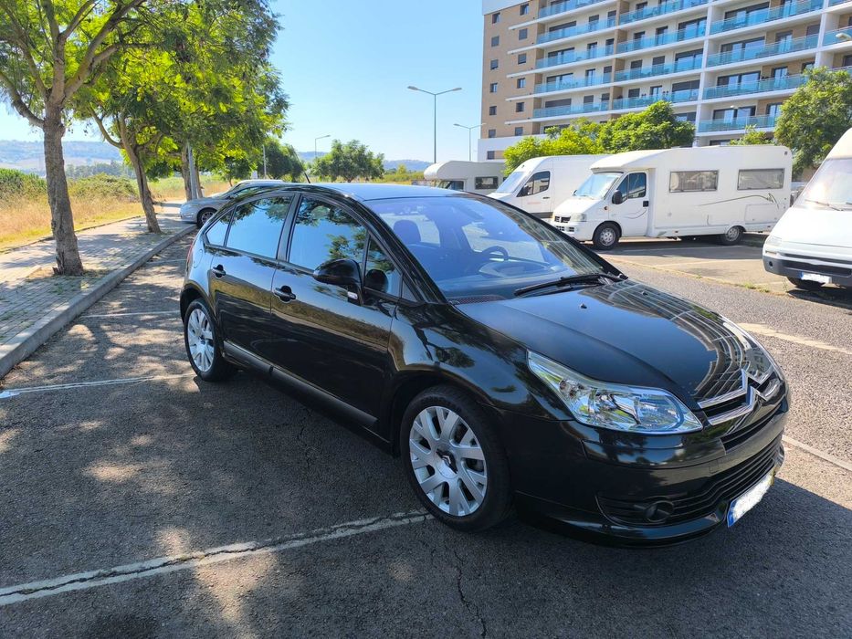 Citroën C4 1.6 HDi110cv  Ano 2005  poucos km reais  Revisões na marca