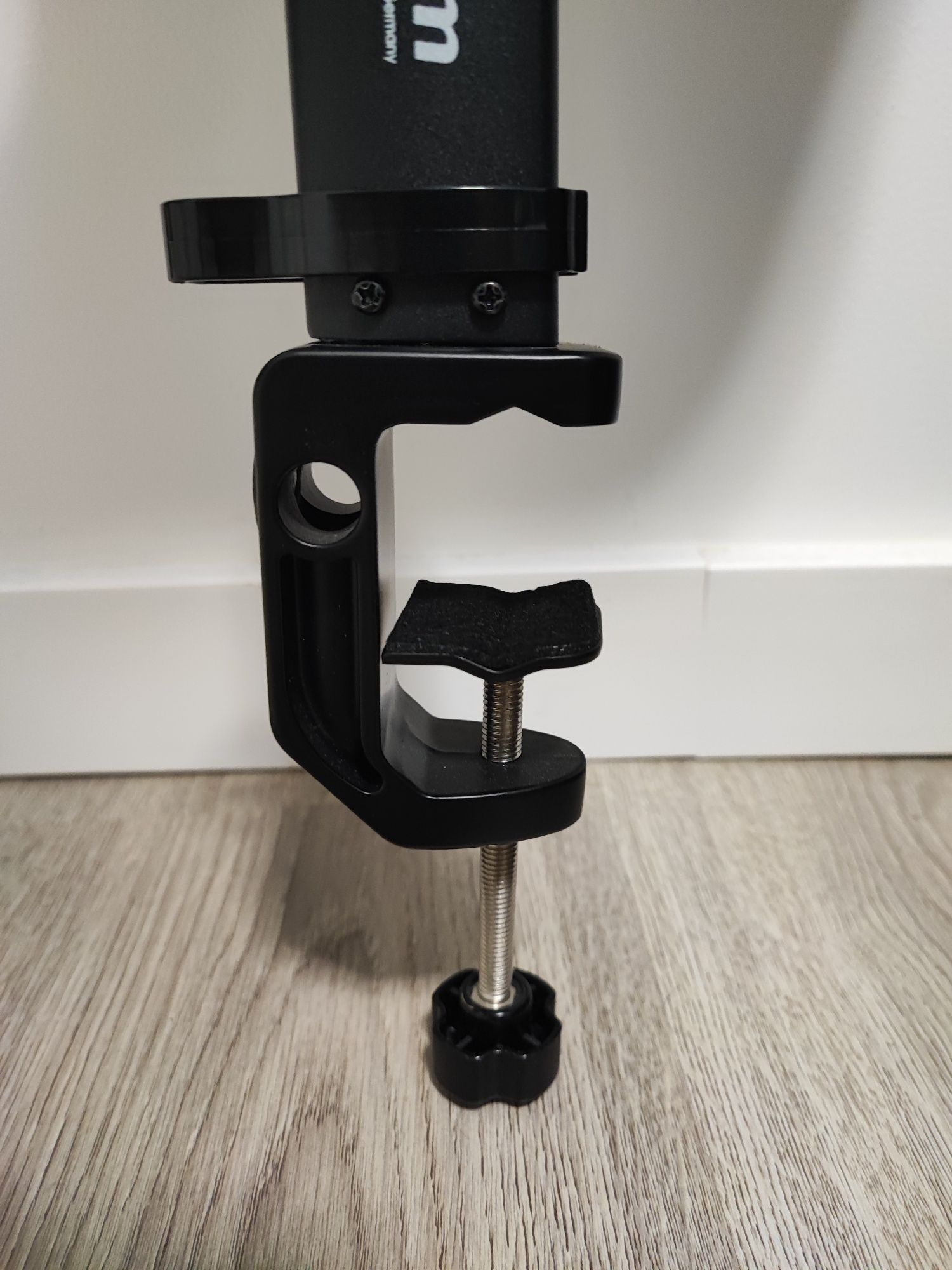 Suporte para Monitor/Colunas