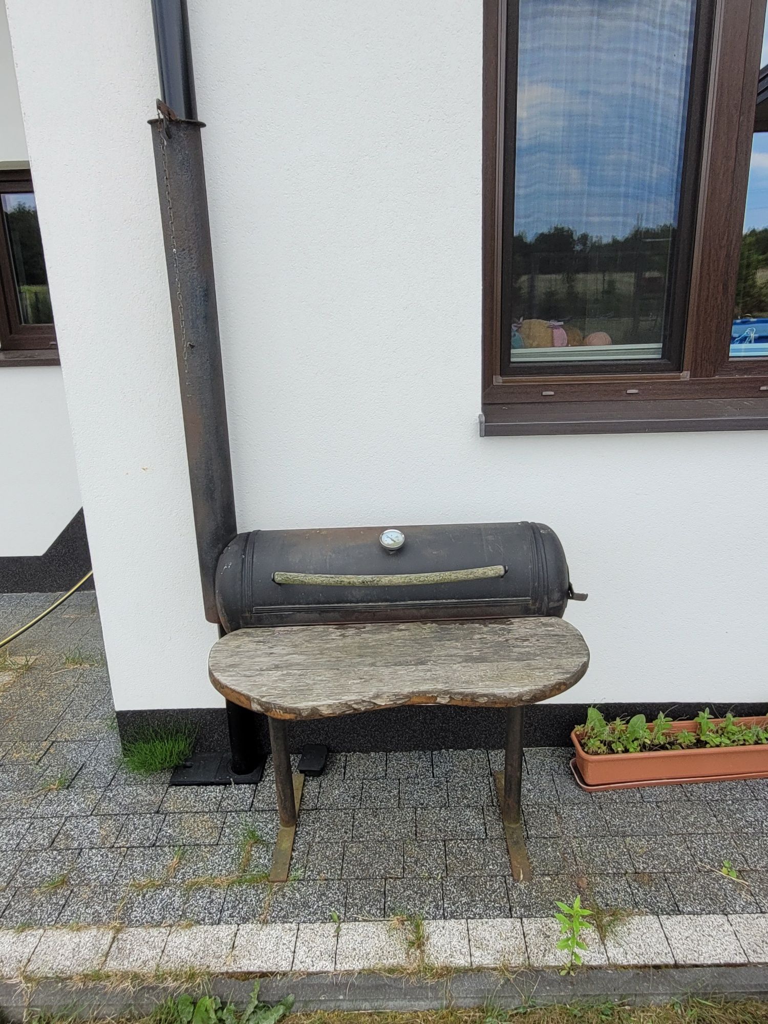 Grill ogrodowy - solidny