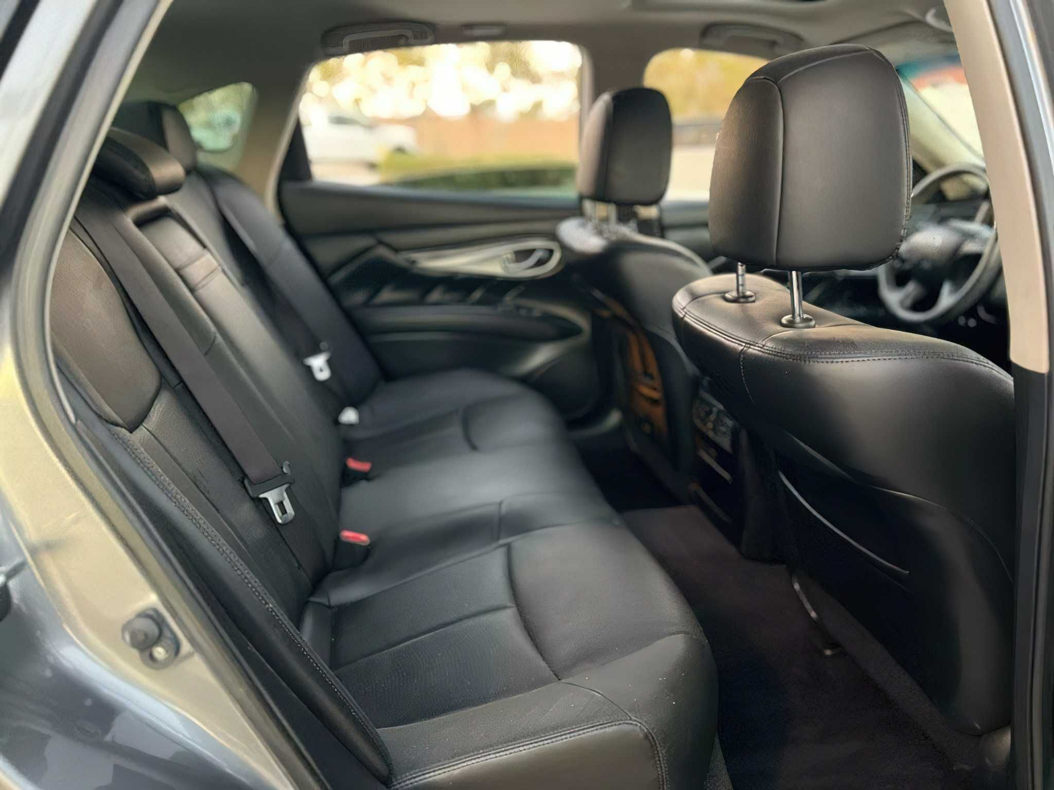 Infiniti Q70 Luxe 2018