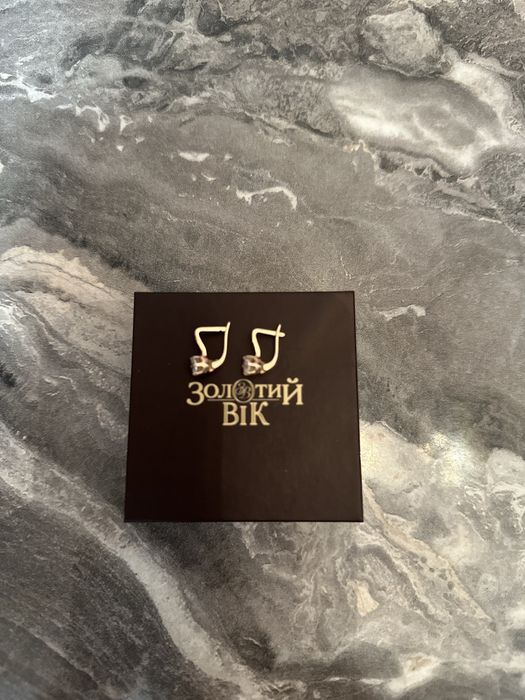 Продам набор украшений ( сережки и кольцо)