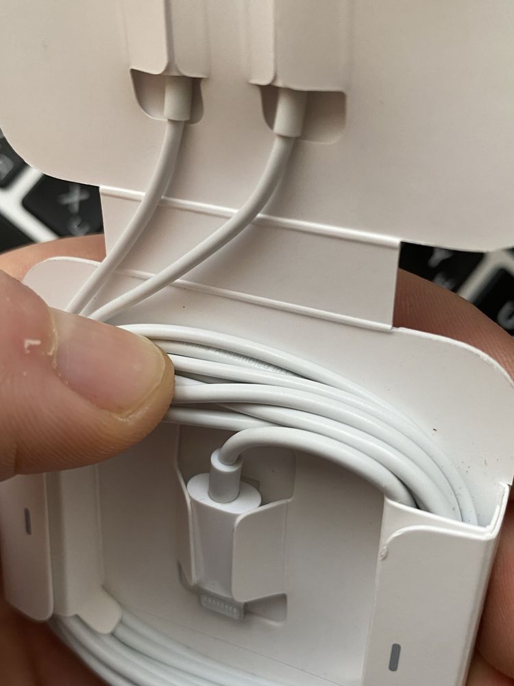 Оригінальні навушники Apple EarPods lightning