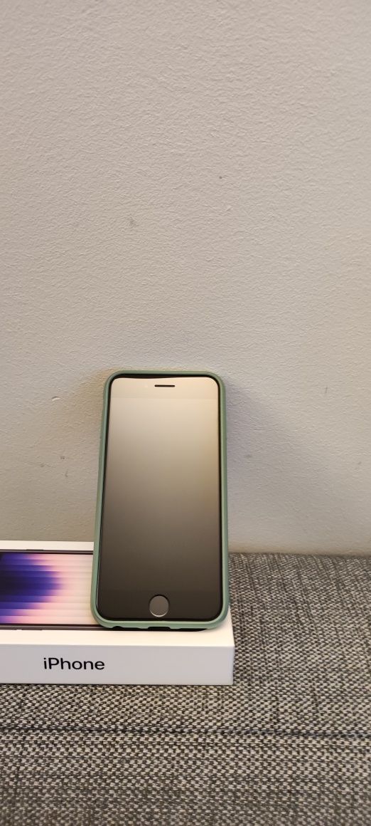 Telefon iPhone se 3 generacji 64GB, idealny stan,midnight