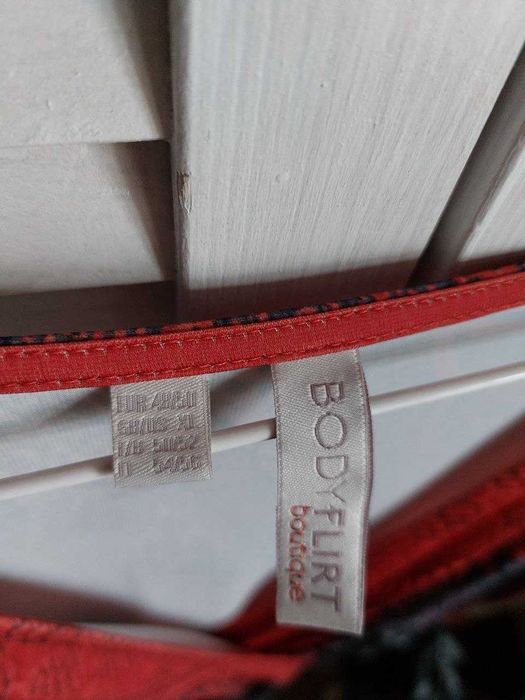 Платье корректирующего фасона бонприкс