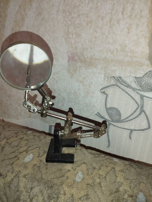 Підставка-тримач для паяння