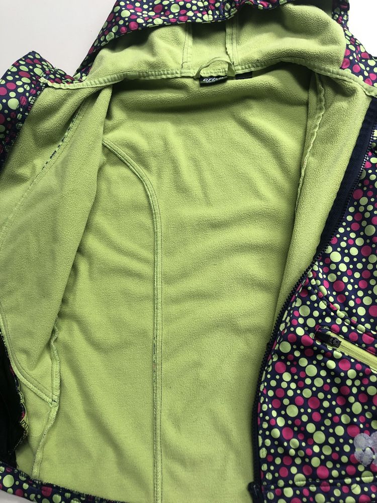 Kurtka Softshell  z kapturem i z polarkiem w środku 134