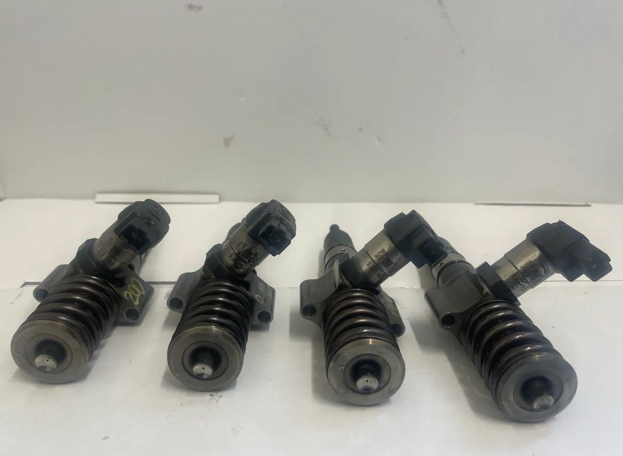 WTRYSK SIEMENS 03G130073T 03G130073M PASSAT B6 2.0 TDI 17O KM / BMN BMR BRD 170KM LEON OCTAVIA II 2 TOURAN GOLF V 5 CC B7  TIGUAN EOS TOLEDO SKODA  SUPERB II  POMPOWTRYSKI POMPOWTRYSKIWACZE SIEMENS CONTINENTAL
