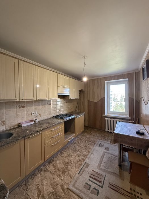Продаж 3к квартири Молоді  33-квартал