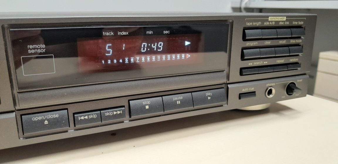 Odtwarzacz CD Technics SL-P277A