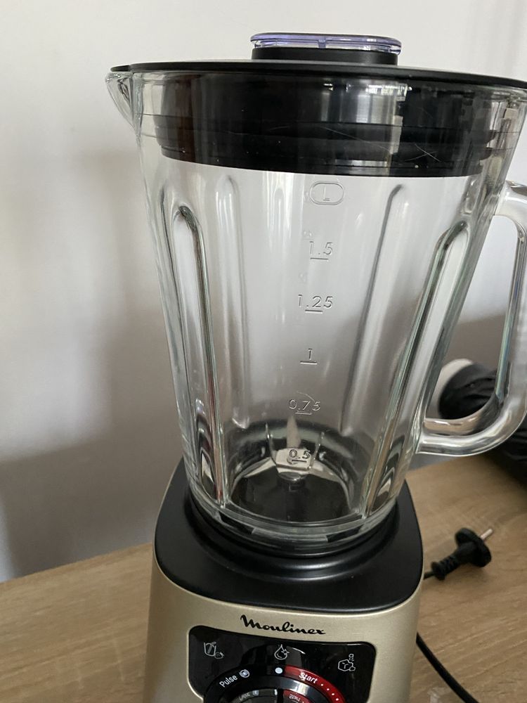 Blender kielichowyMoulinex LM871A10