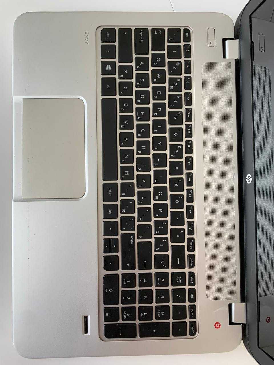 Ноутбук HP ENVY 15-j040er