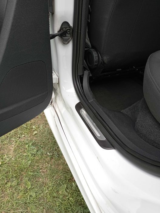 audi a1 s line 1,6 tdi navi alu bi xenon