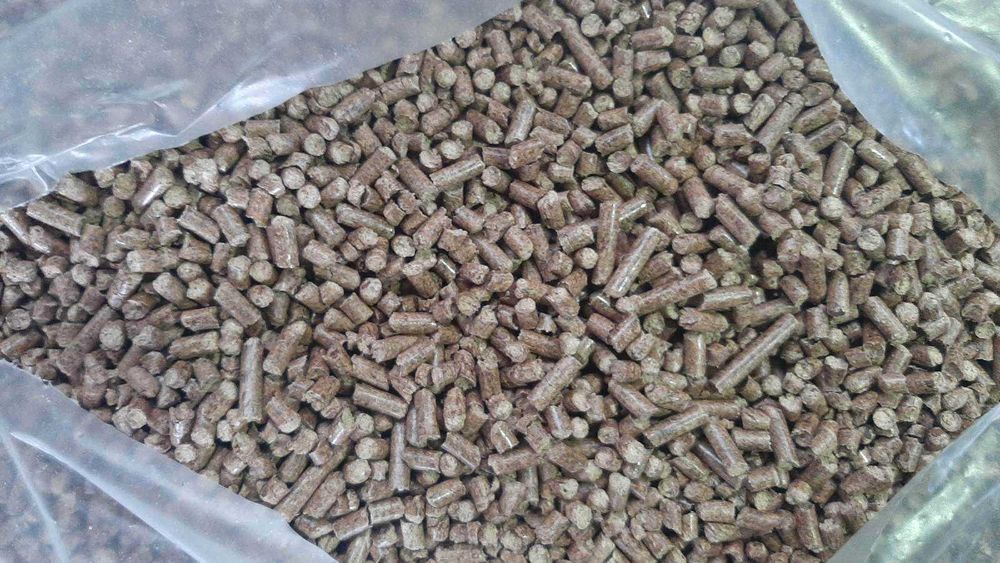 В наявністі паливна пелета 6 мм. Фасовка по 15 кг