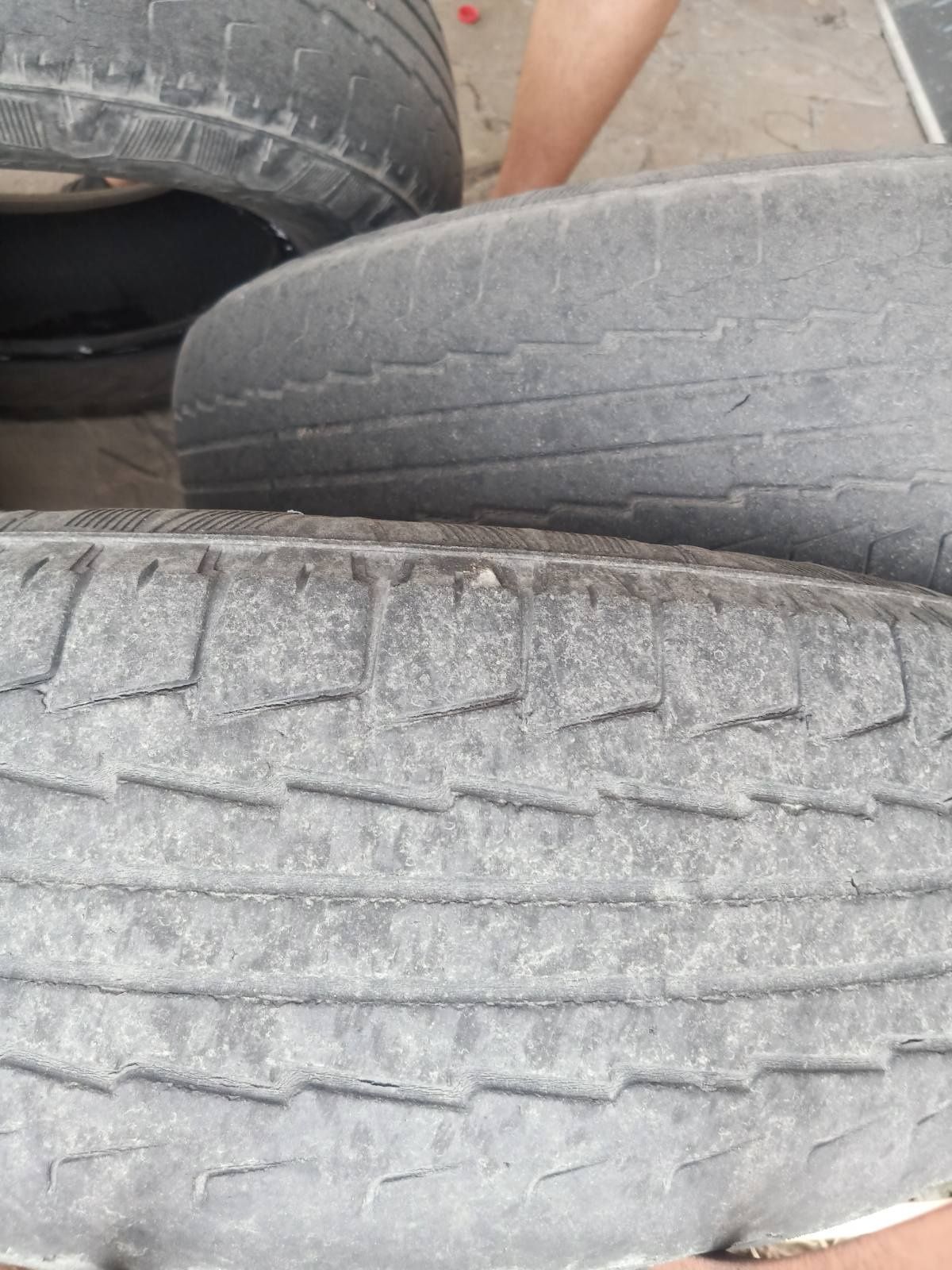 225/75 r15  104H лето