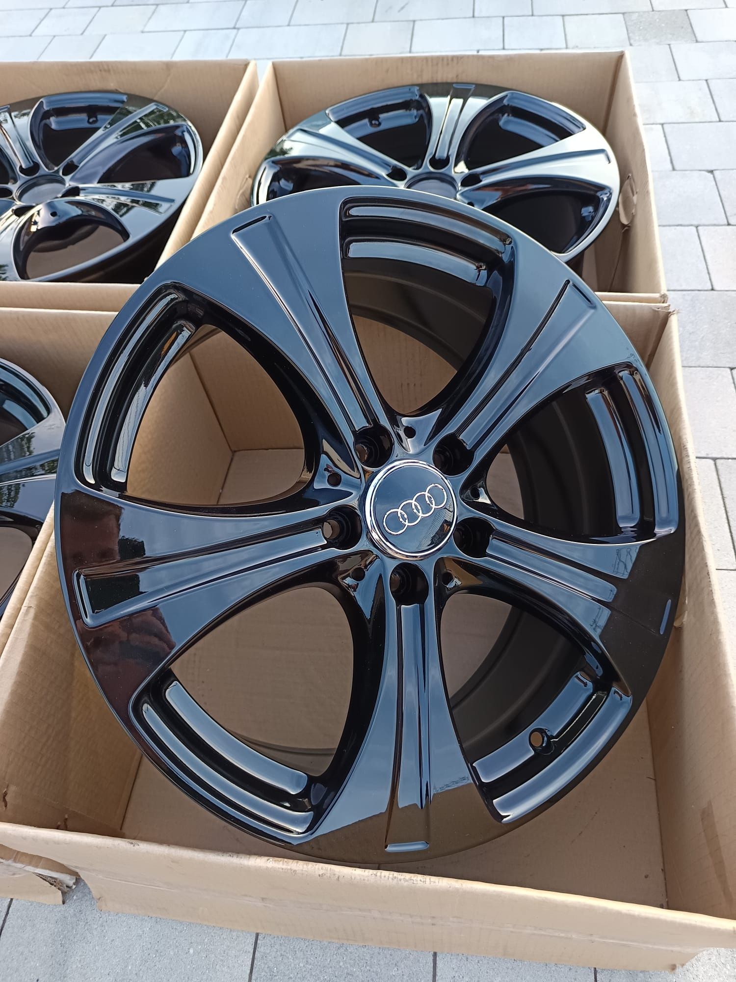 #M10C Alufelgi R18 5x112 Audi A4 A6 A7 A8 Q2 Q3 Q5 S3 S4 S5 S6