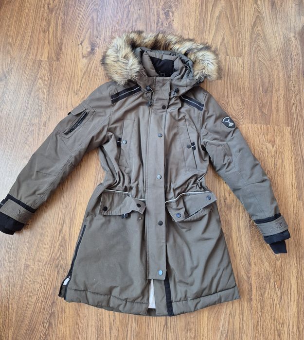 Продам жіночу зимову курточку