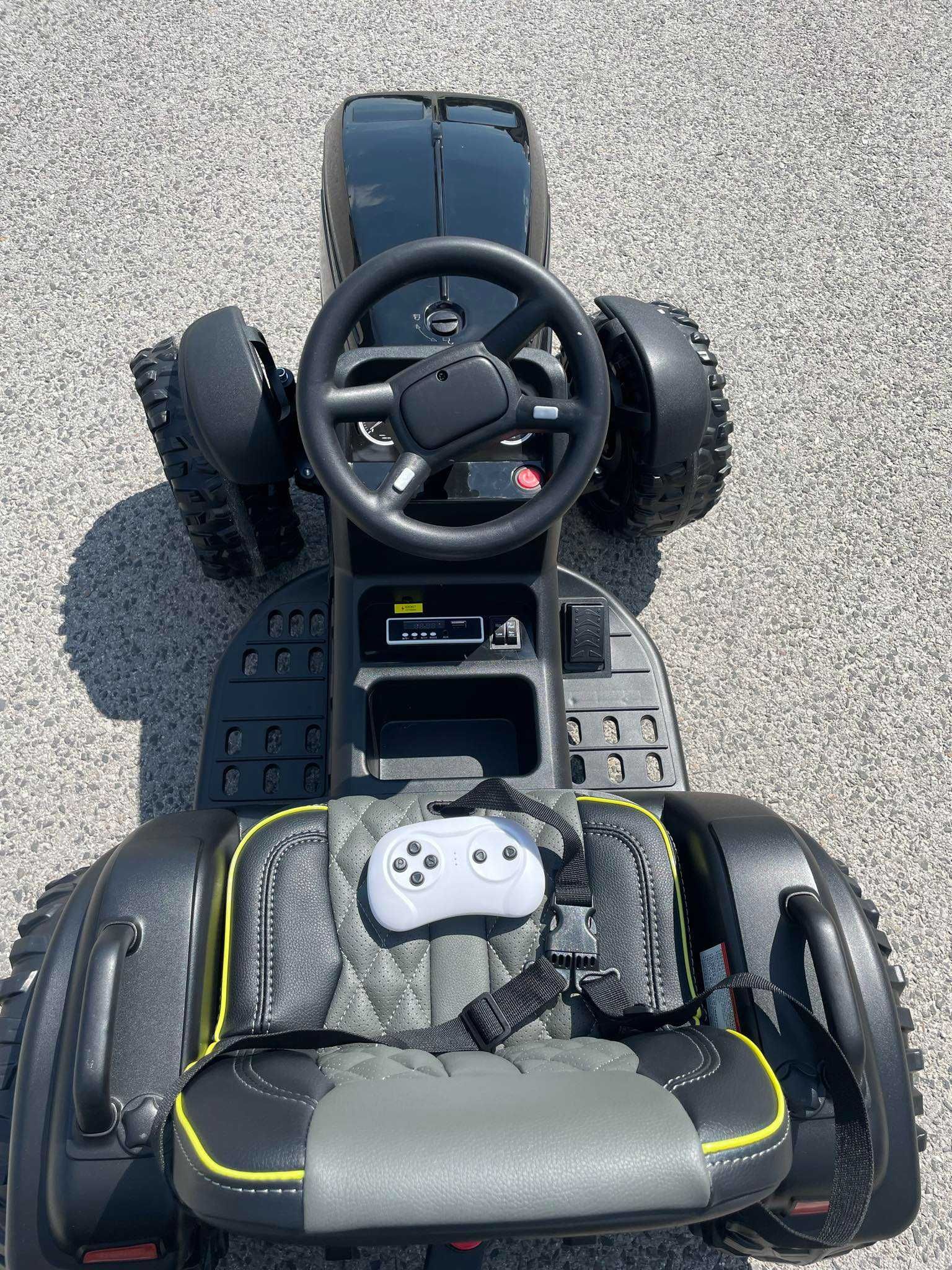 NOWY Duży Traktor na akumulator z Przyczepką Pilot ciągnik dla dzieci