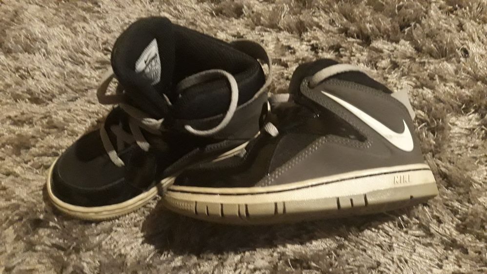 Buty dla chłopca -adidasy Nike