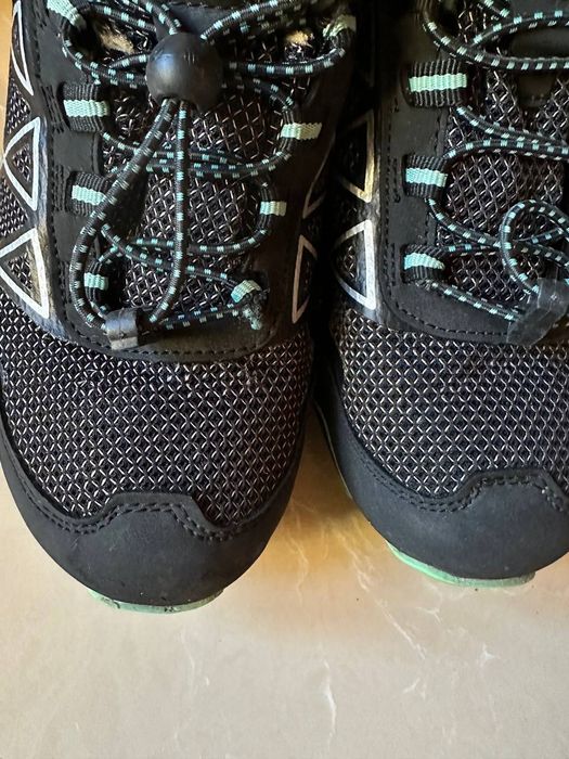 Кросівки  термо 37