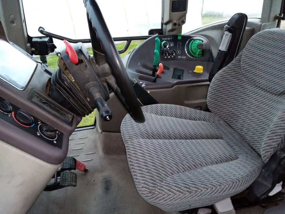 Renault Ares 546 RX z turem