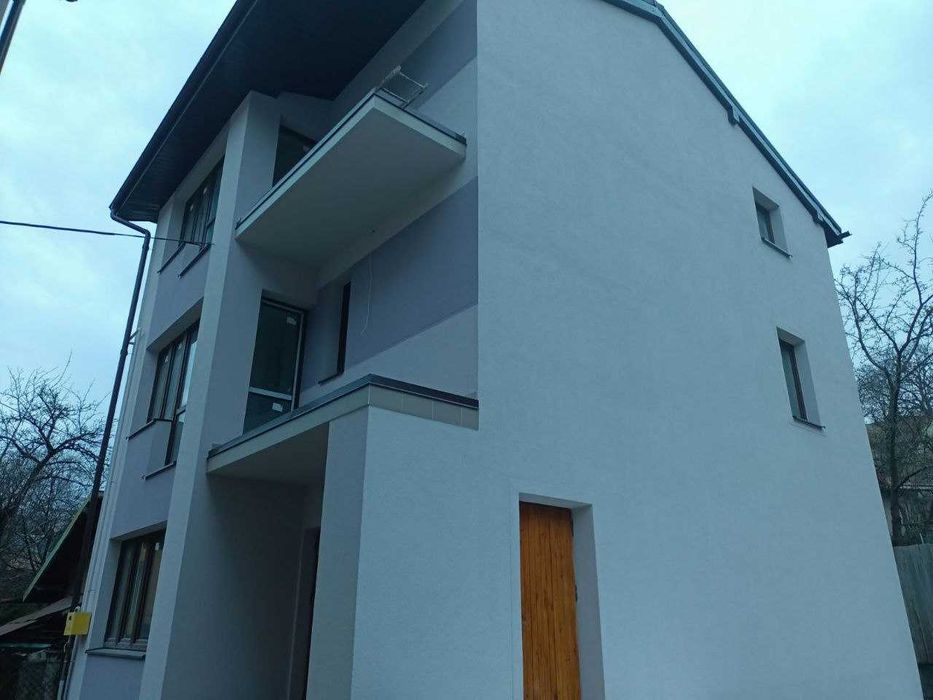 Продаж будинків на вул. Голубця