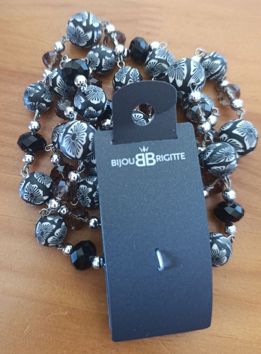 Colar Novo/Nunca Usado da Bijou Brigitte em tons de branco e preto