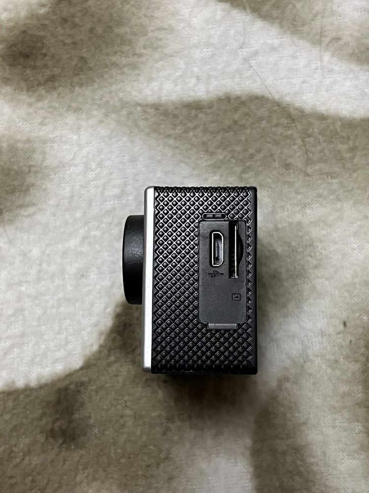 Maquina fotografica tipo GoPro com caixa a prova de agua