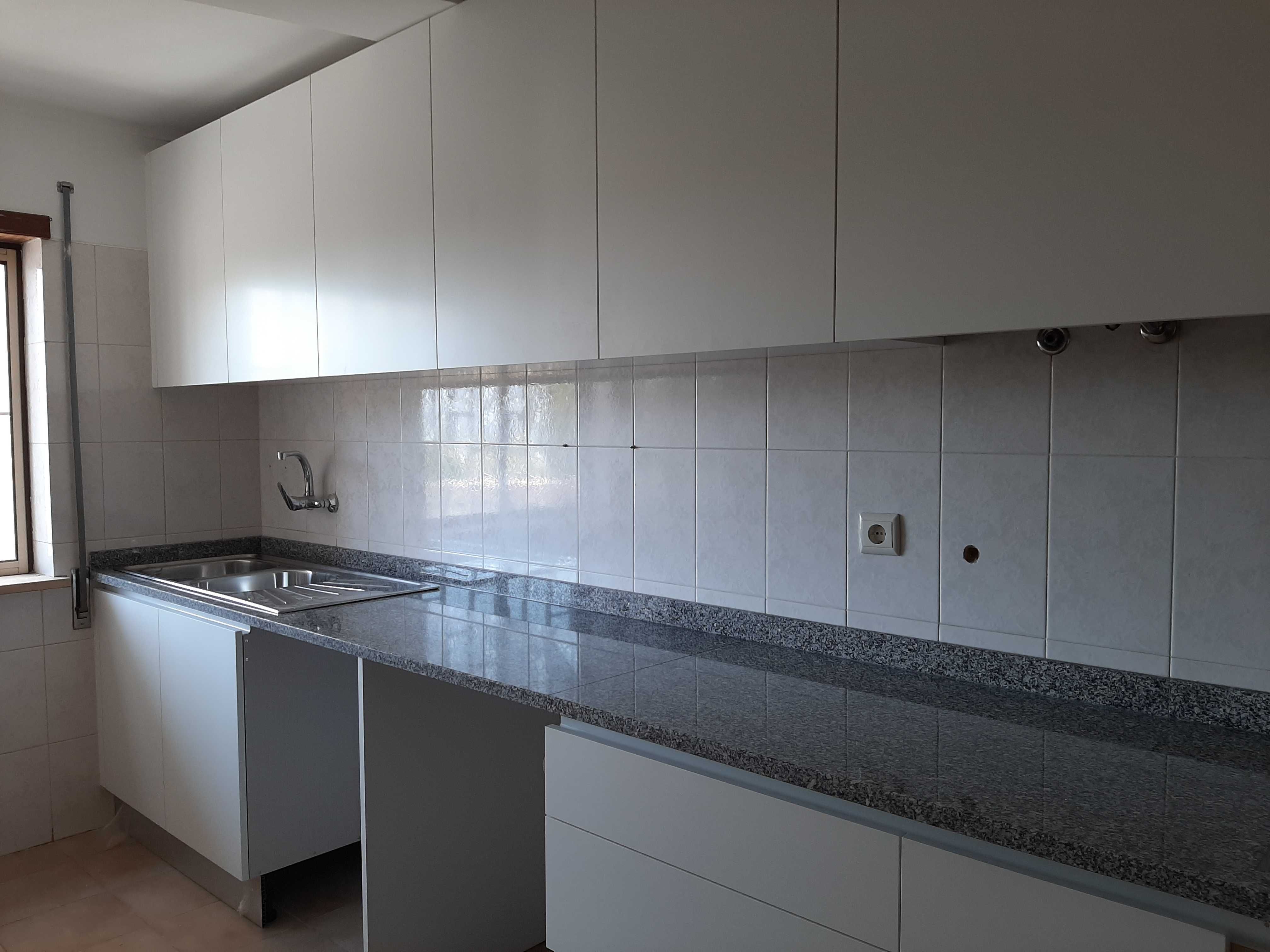 Arrendamento de apartamento t2 na rua Alexandre Herculano, Viseu