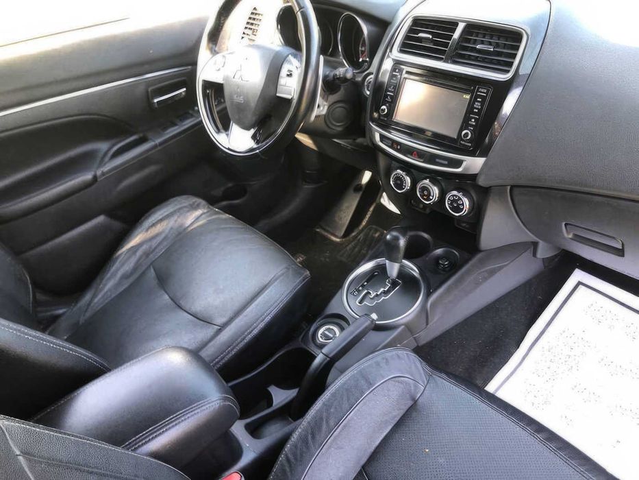 Mitsubishi Outlander Sport      2017