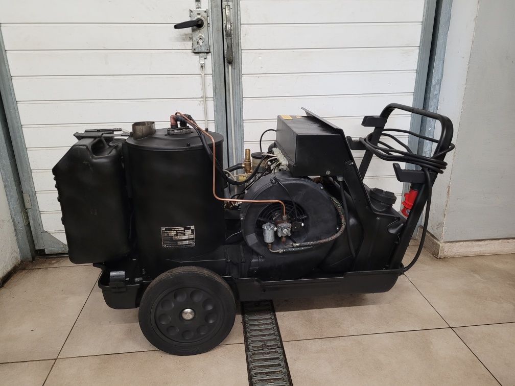 Myjka Ciśnieniowa Karcher HDS 890 * Wolnoobrotowy silnik * Gorąca Woda