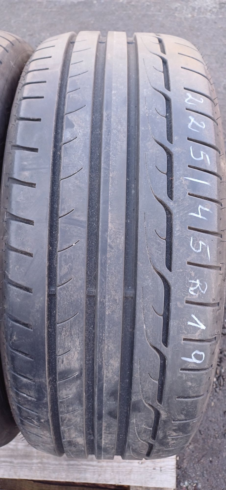 225/45R19 96W DUNLOP , dwie używane opony letnie.