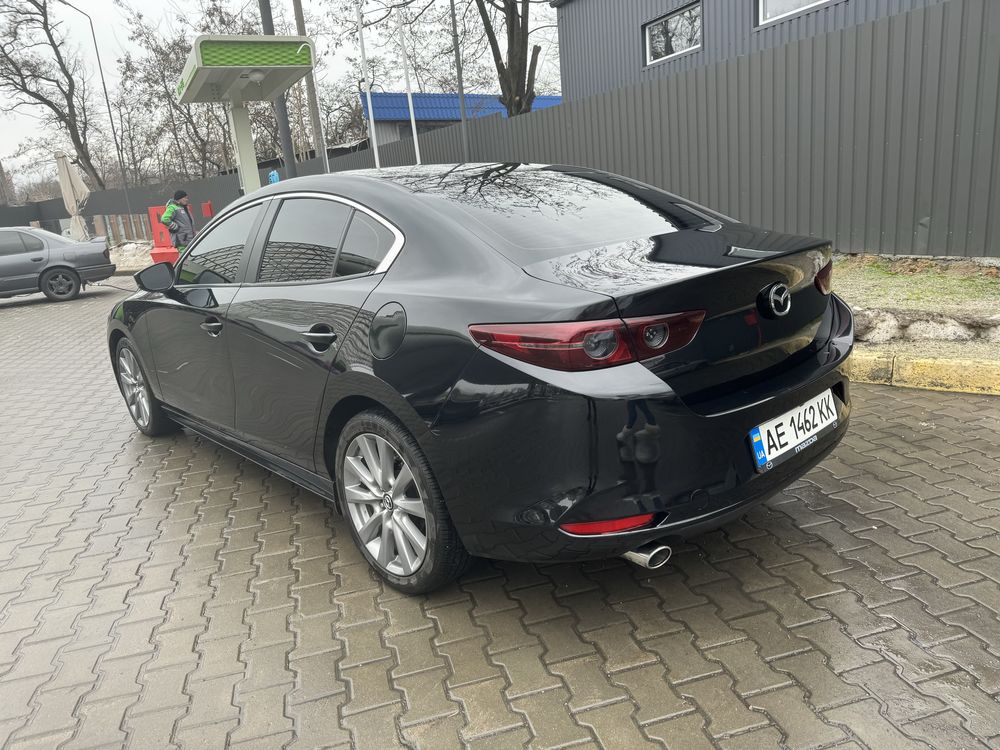 Mazda 3  год 2021