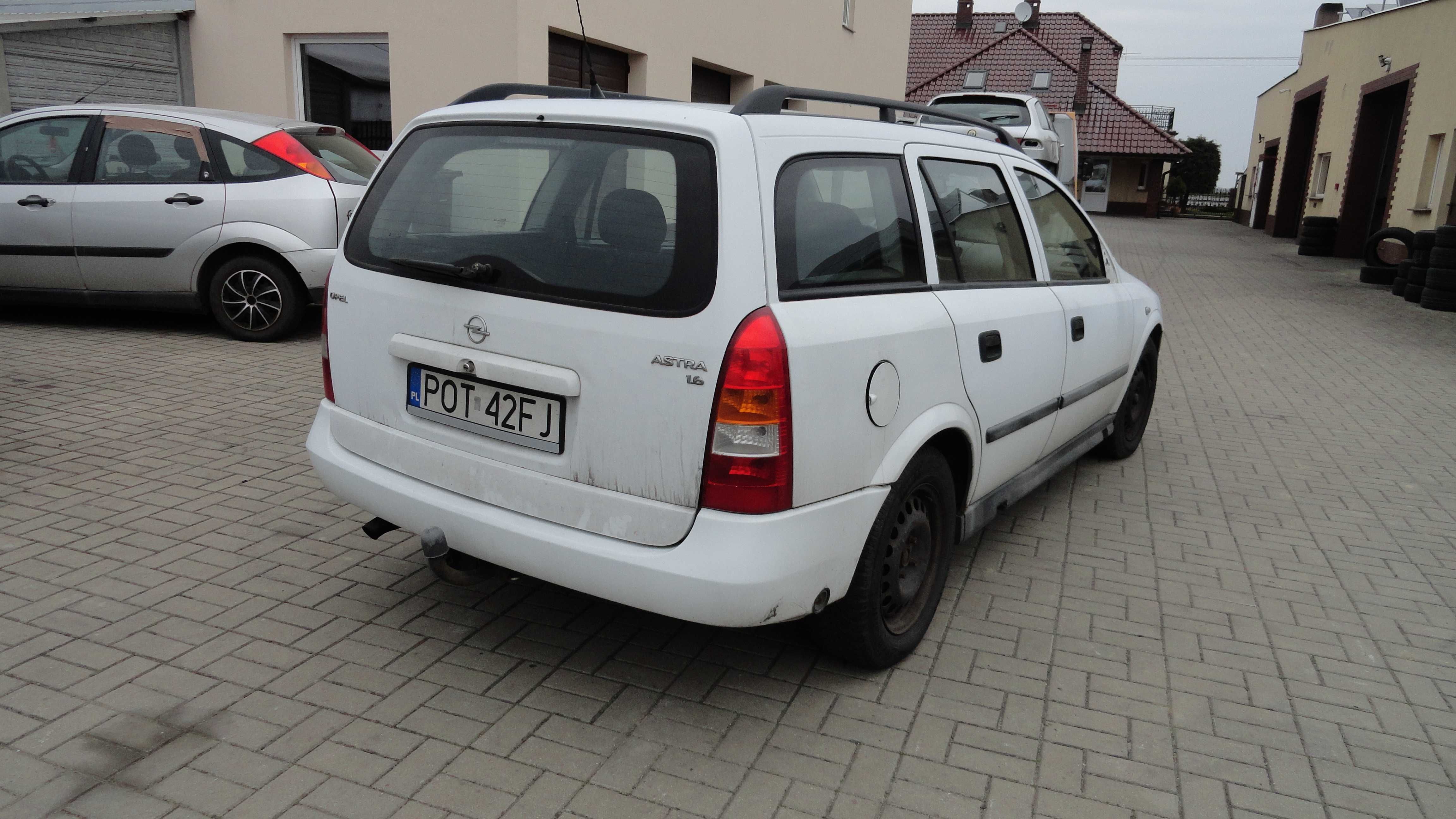 Drzwi prawe tył tylne Opel Astra kombi kolor Y474 demontaż