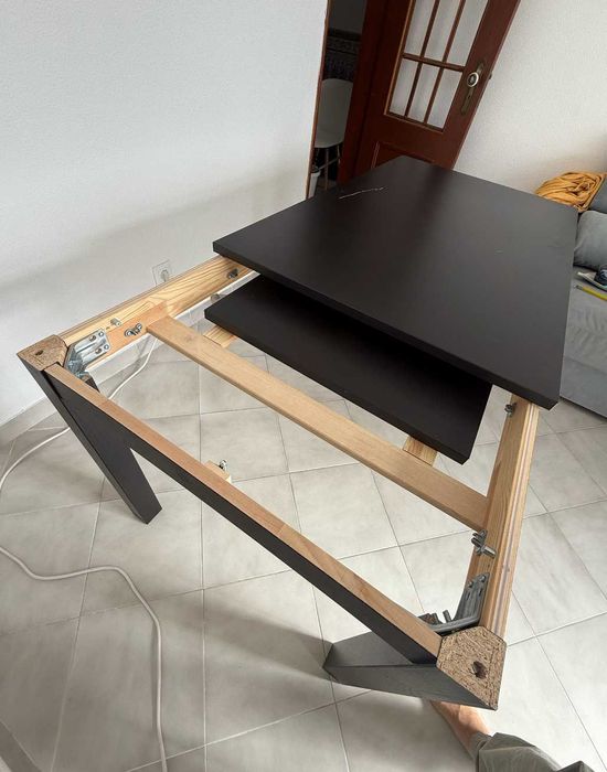 Mesa de jantar + 4 cadeiras