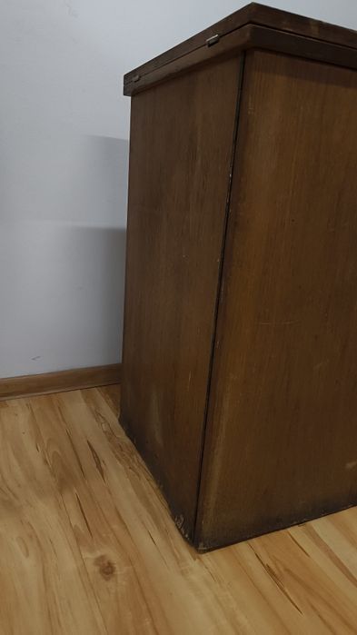 Maszyna do szycia Łucznik 431 wraz z szafką
