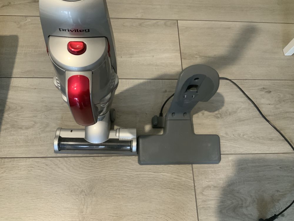 Odkurzazc pionowy Privleg VC-SP1002D-3
