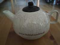 duży czajnik do parzenia herbaty lub ziół.
