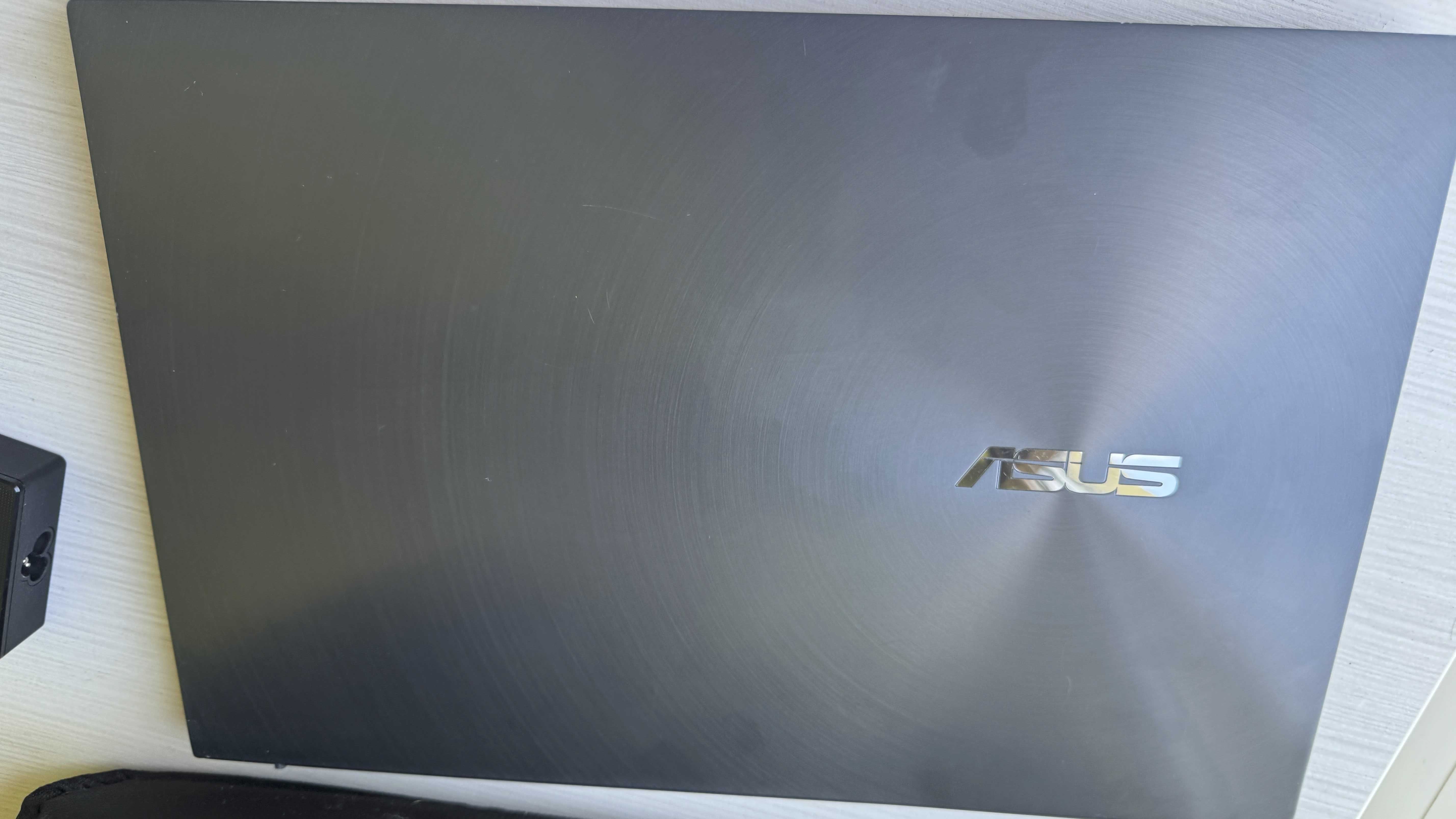 Ноутбук ASUS ZenBook Pro OLED 15 UX535LI-H2015R